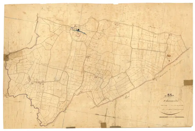Feuille détaillée du plan cadastral de Chaumeré : le bourg, l'église, la mare, et le hameau de La Claye, avec les parcelles numérotées