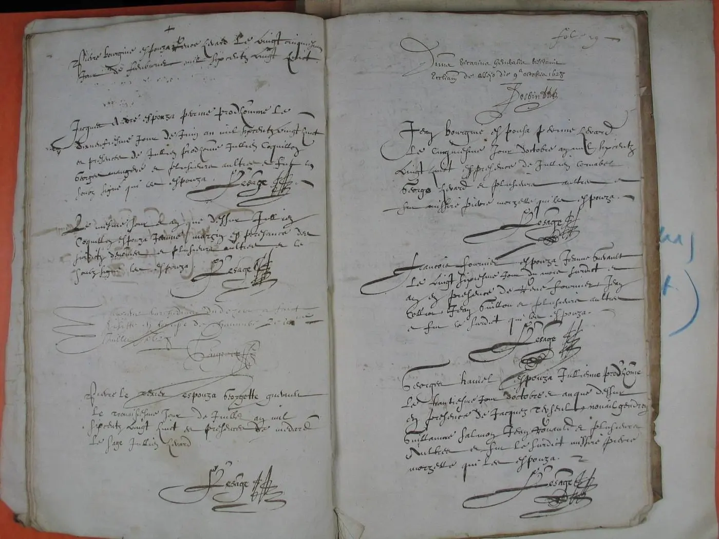 Double page du registre des mariages de Chaumeré, année 1628 : à gauche trois mariages de 1627 et 1628 dont deux du même jour, puis une mention de visite de l'archidiacre ; à droite une mention latine de visite, puis trois mariages d'octobre 1628, tous signés « Lesage »